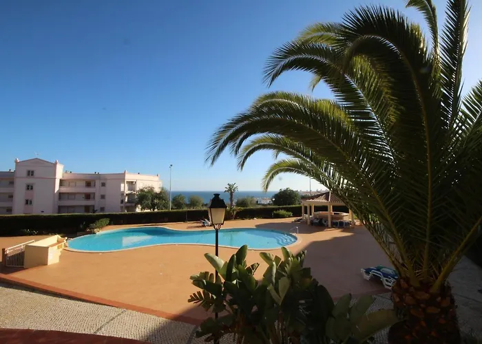 Acacias, Spacious Apartment With Sea View