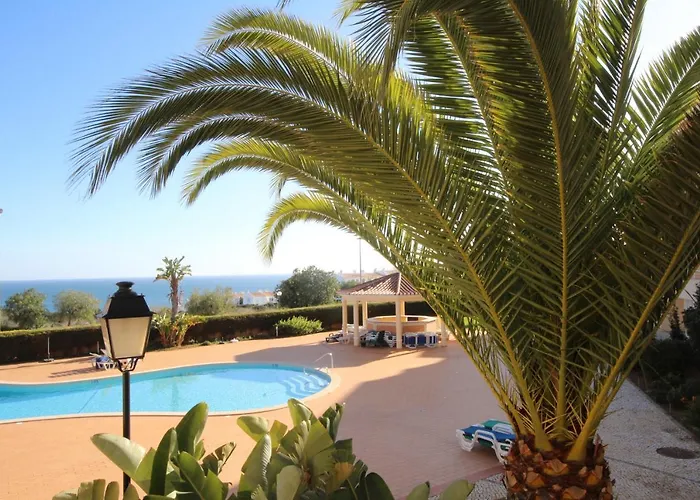 Acacias, Spacious Apartment With Sea View